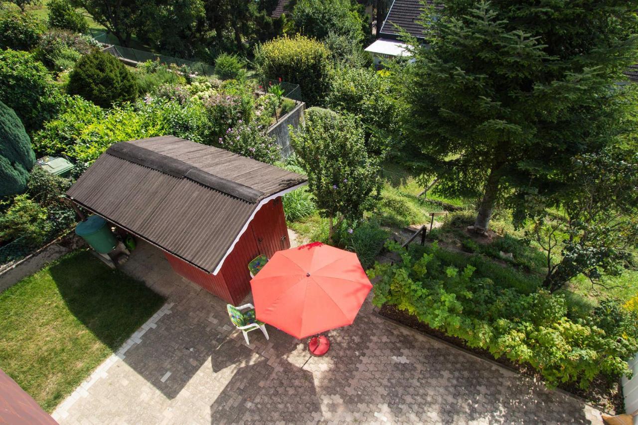 Haus Sonnenhang ฟรีเซนไฮม์ ภายนอก รูปภาพ