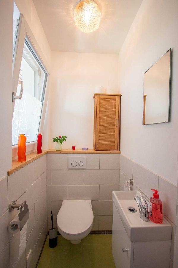 Haus Sonnenhang ฟรีเซนไฮม์ ภายนอก รูปภาพ